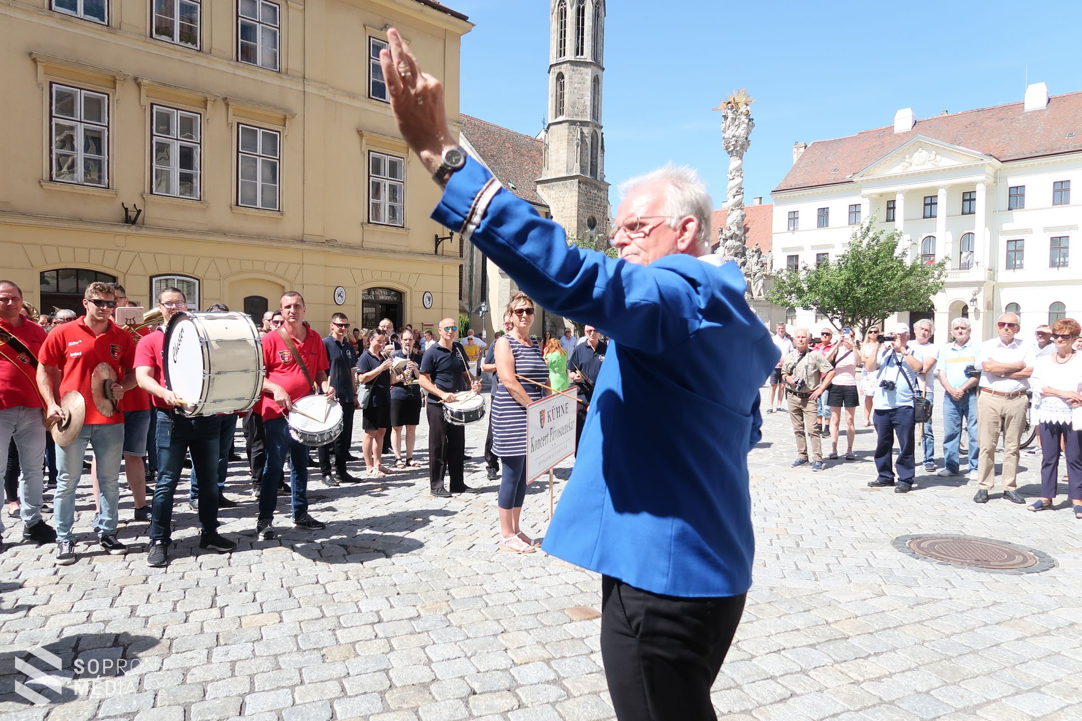 Fúvószene töltötte be a város Fő terét
