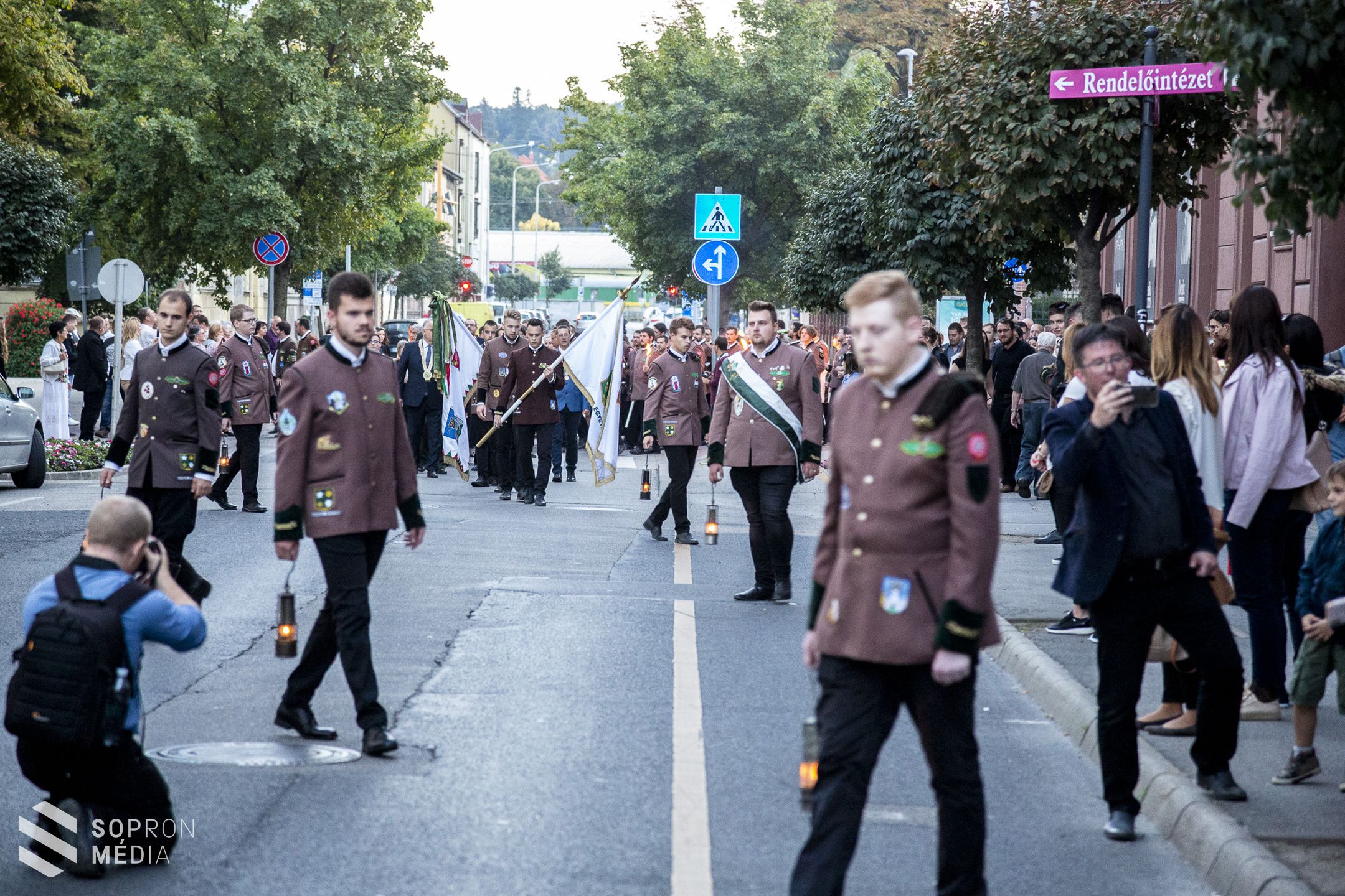 Valétálás - elbúcsúztak a Soproni Egyetem végzős polgárai