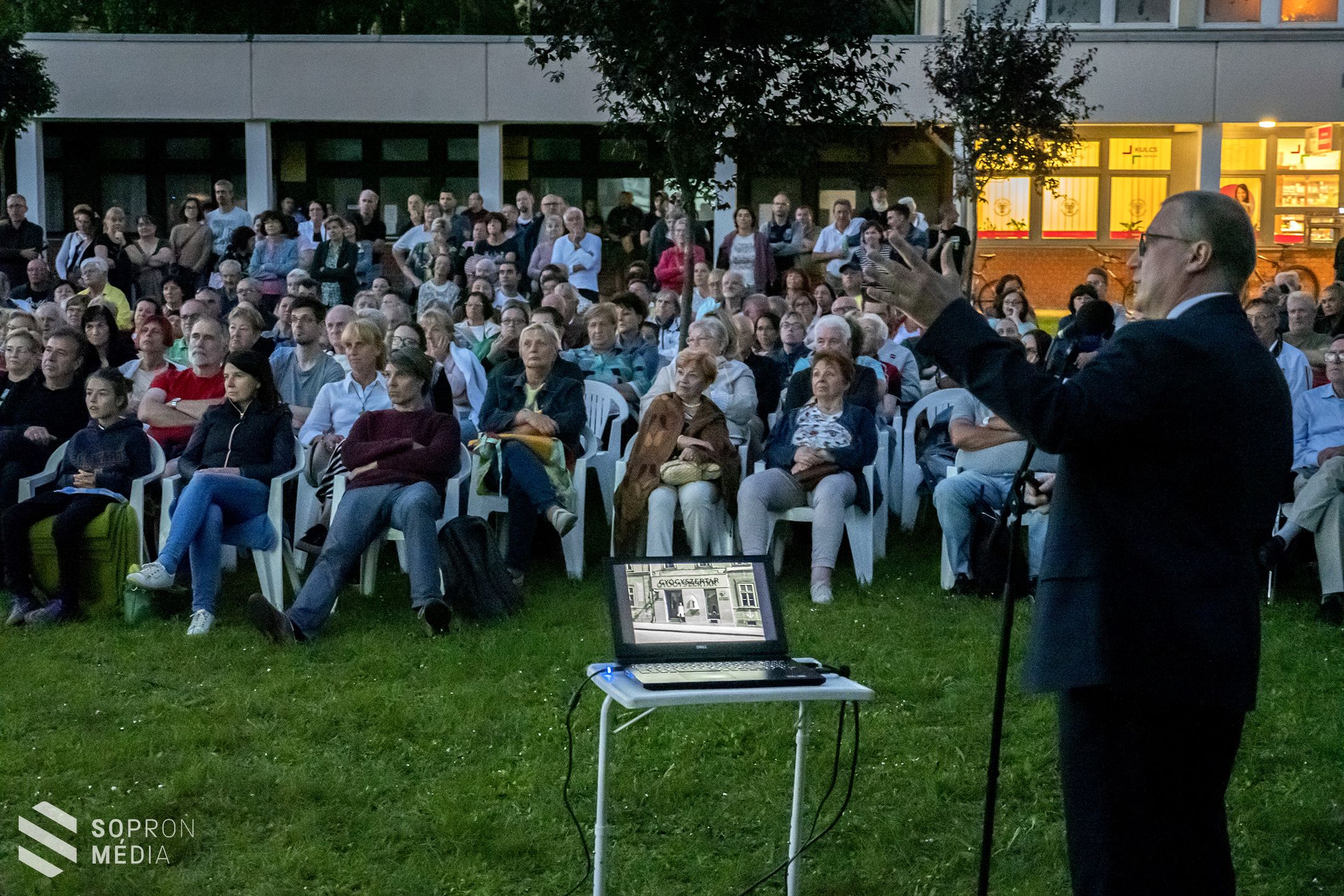 Megerősít Sopron szeretetében – RETRO-Sopron a Jerevánon