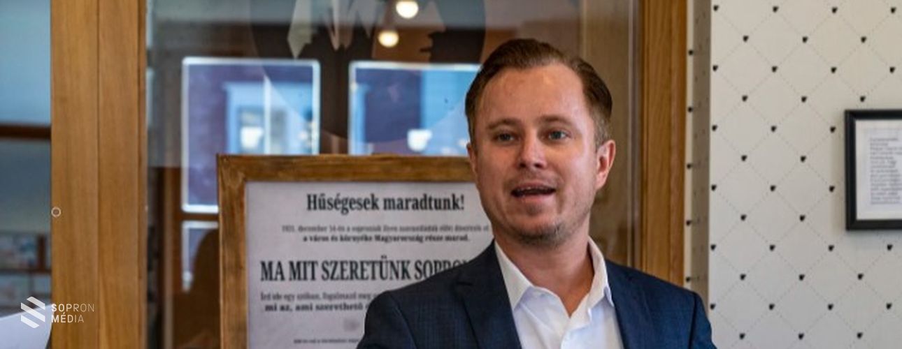 Kitüntetéssel és dallal ünnepel dr. Ragány Misa