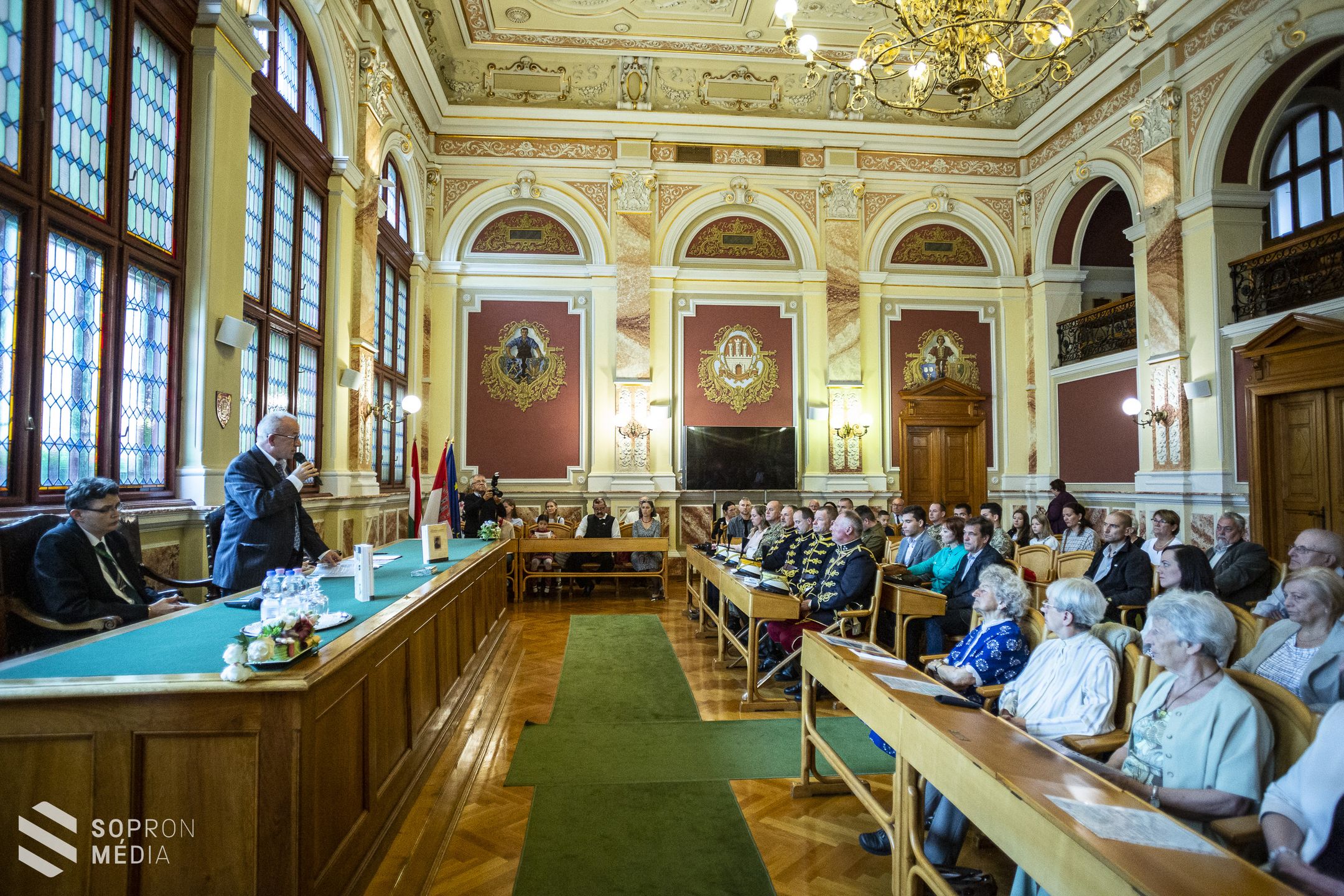 „Becsülettel a hazáért” – Bemutatták Vörös Ákos kötetét