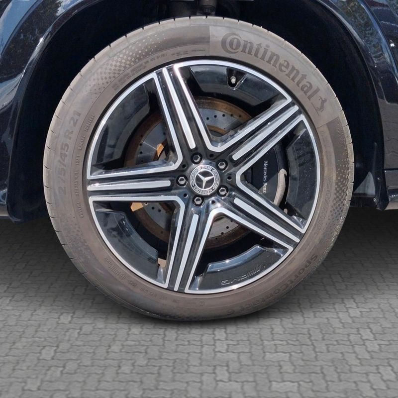 MERCEDES-BENZ