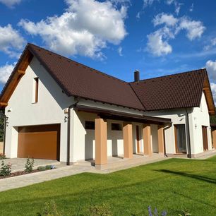 Vasutas ház Internorm ablakokakal Ágfalva