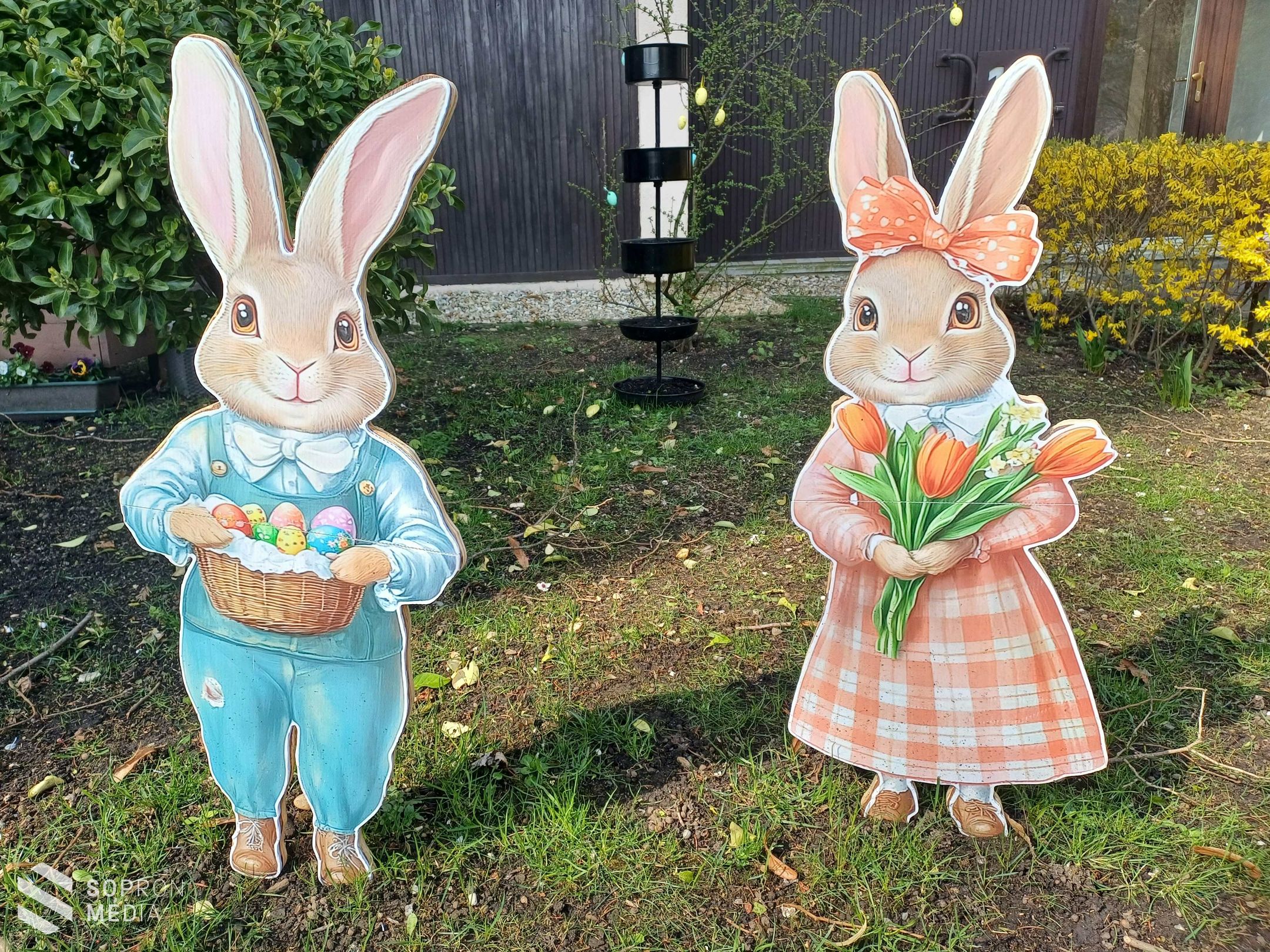 Húsvéti mesevilággá változott a Herbszt Zoltán sétány