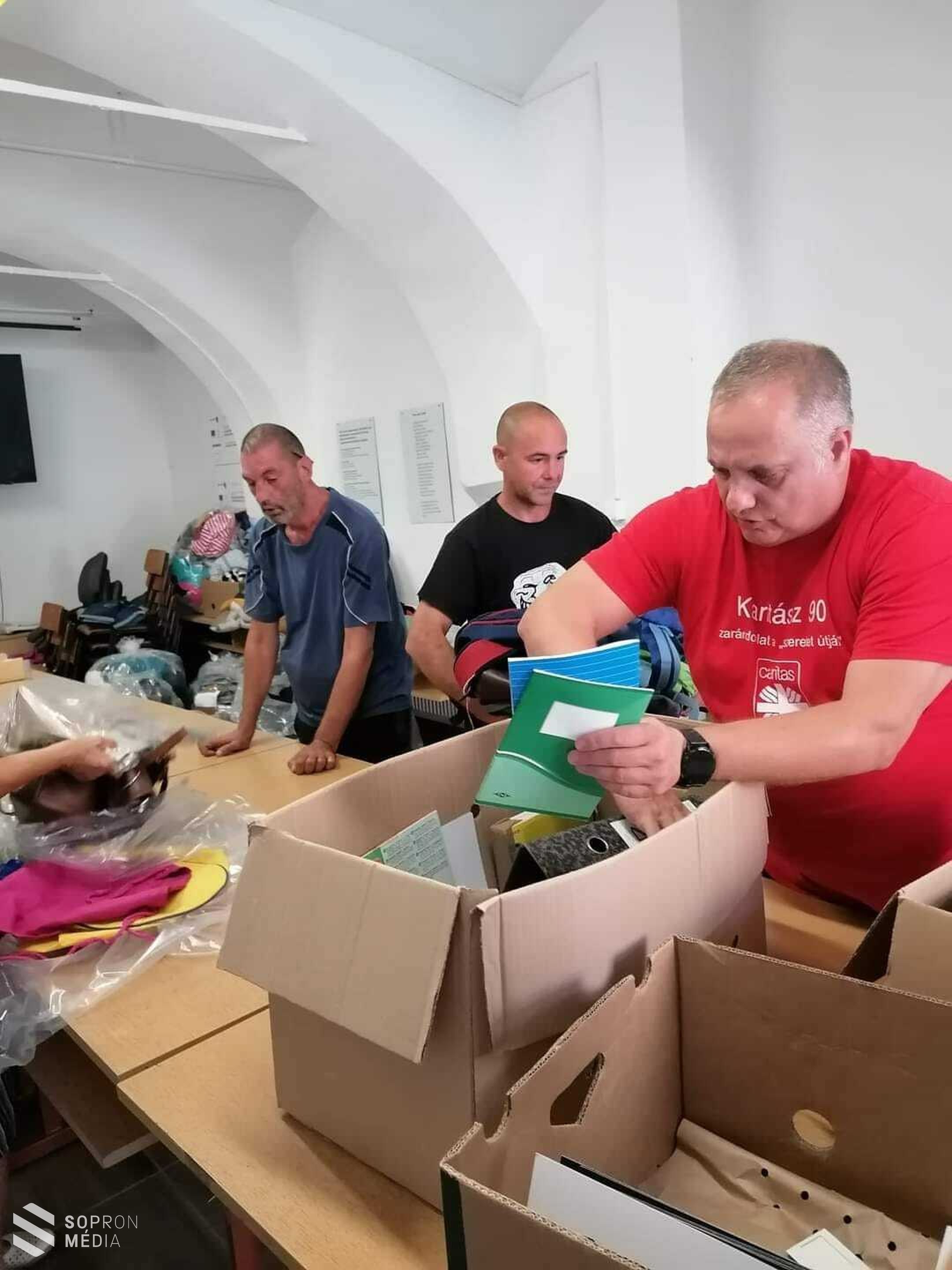 Újabb adományokkal segítette a rászorulókat a Szent Márton Ház