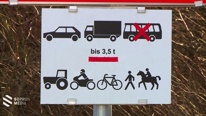 A /SopronkeresztúrDeutschkreutz - Harka határátkelőhelynél lekerült az áthúzás a személygépkocsi ikonról