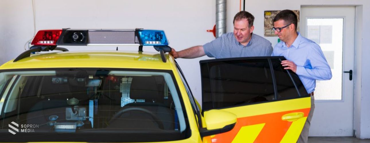 Új gépkocsival gazdagodott a Soproni Mentőállomás 
