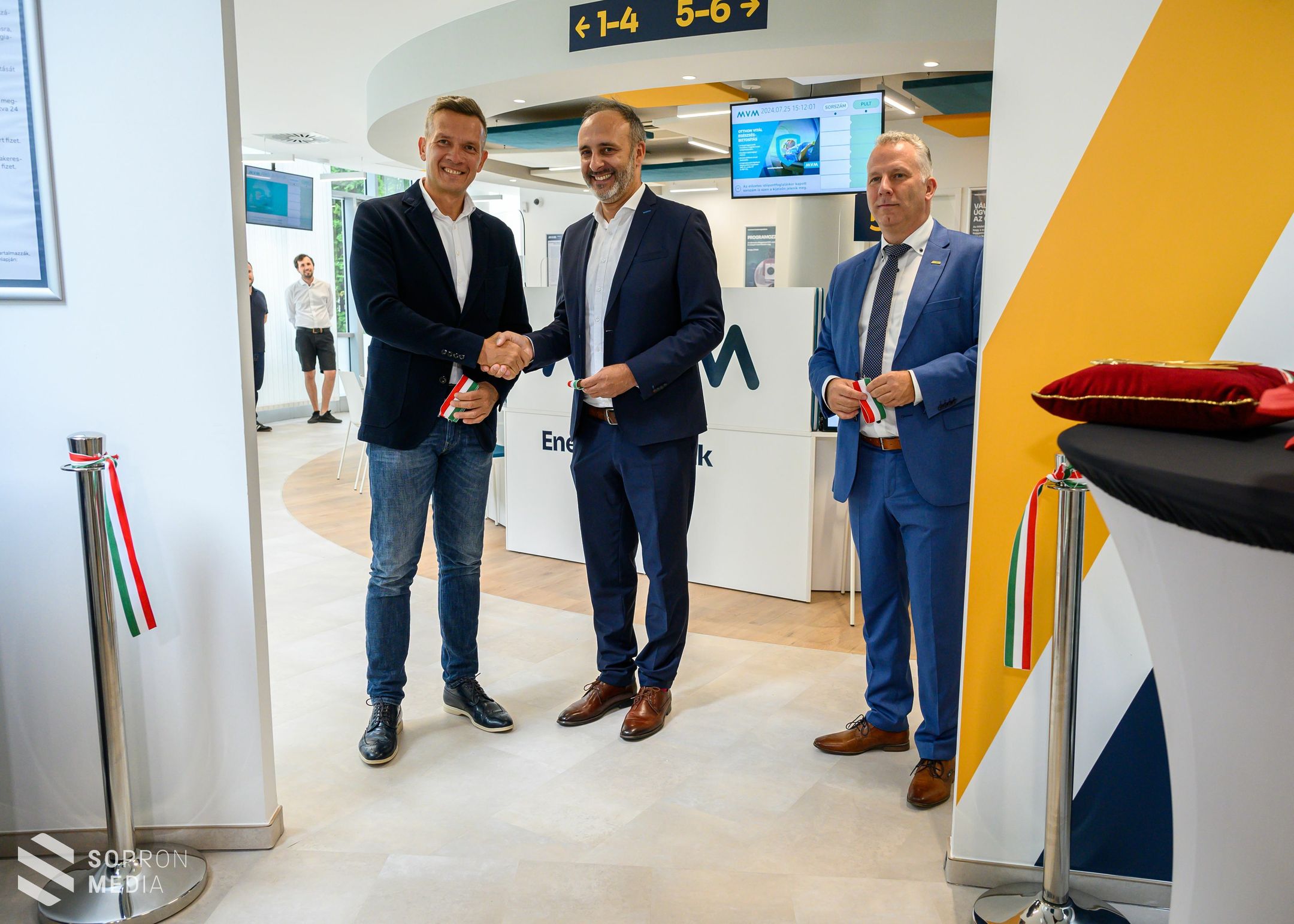 Megújult ügyfélszolgálati irodával várja ügyfeleit az MVM Sopronban
