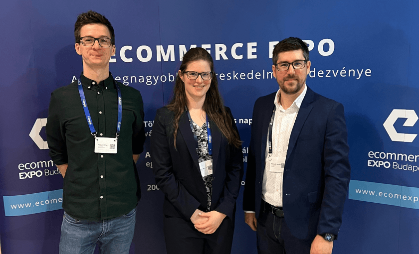 Peti (projektmenedzserünk), Dorisz (marketing menedzserünk) és Dávid (vezető értékesítőnk) az Ecommerce Expo-n