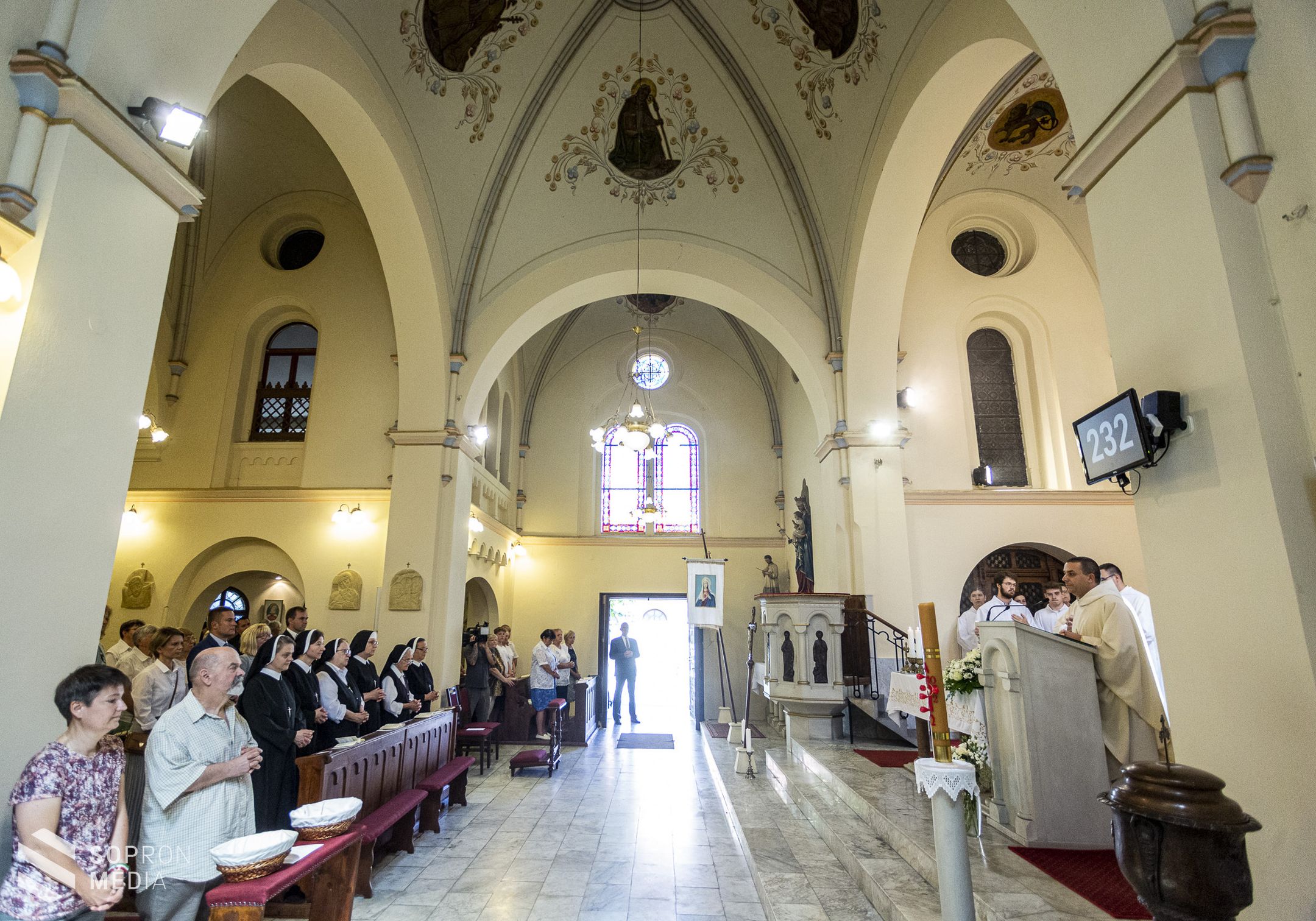A Jézus szíve ünnepen áldották meg a felújított Jézus szíve templomot Sopronban