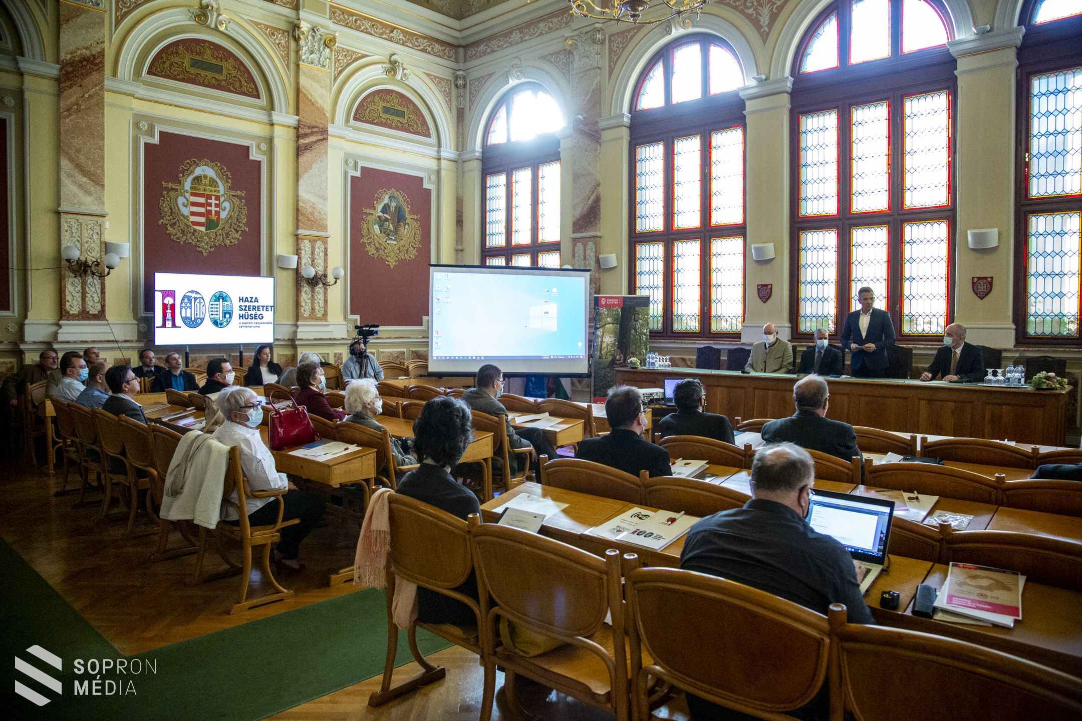 Történelmi konferencia a Városházán
