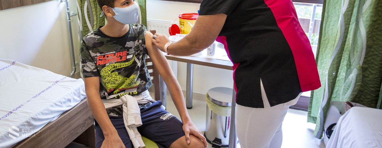 Elindult a 12 és 18 év közötti fiatalok iskolai oltókampánya