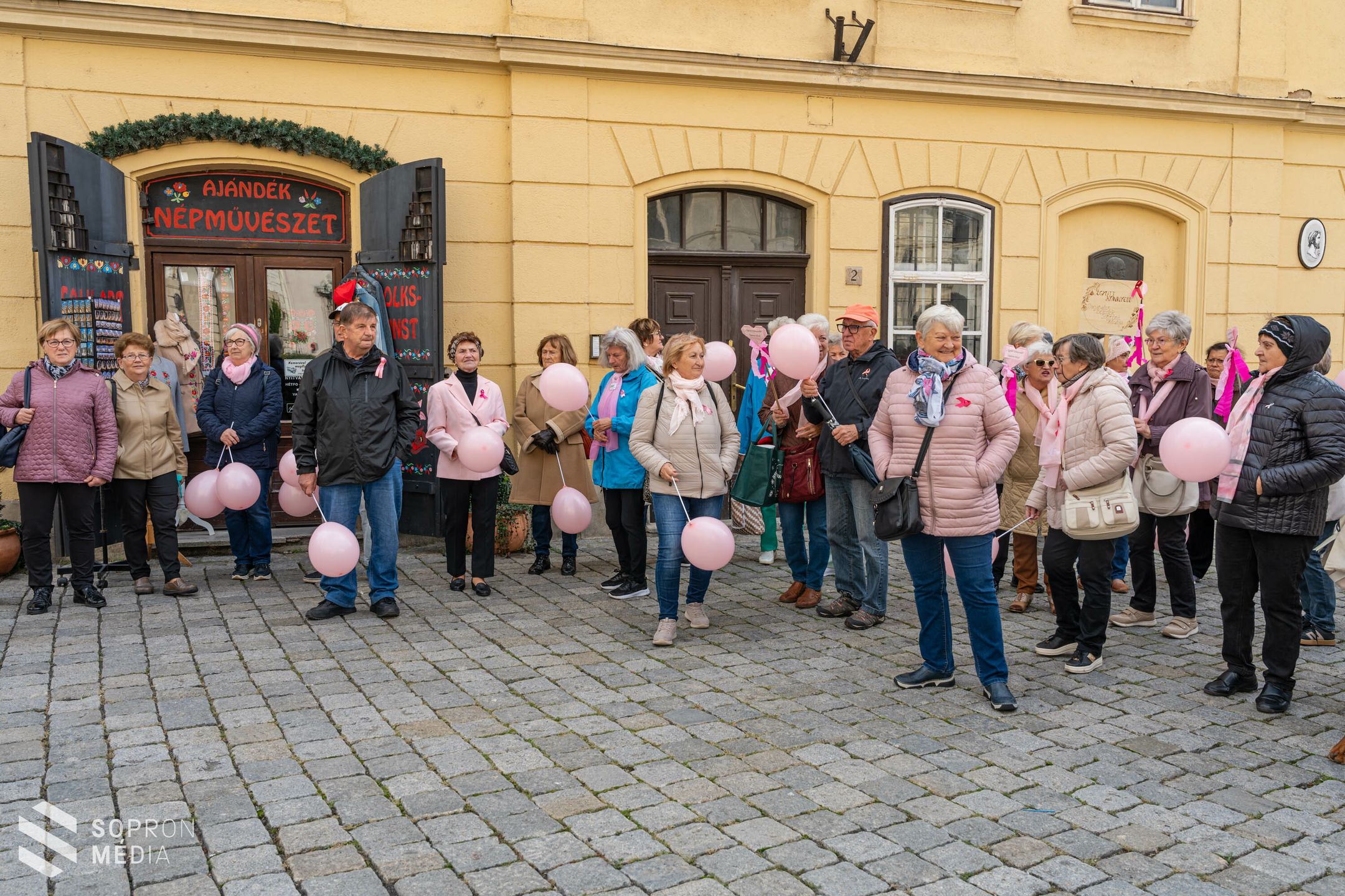 Pink séta a mellrák elleni küzdelemért