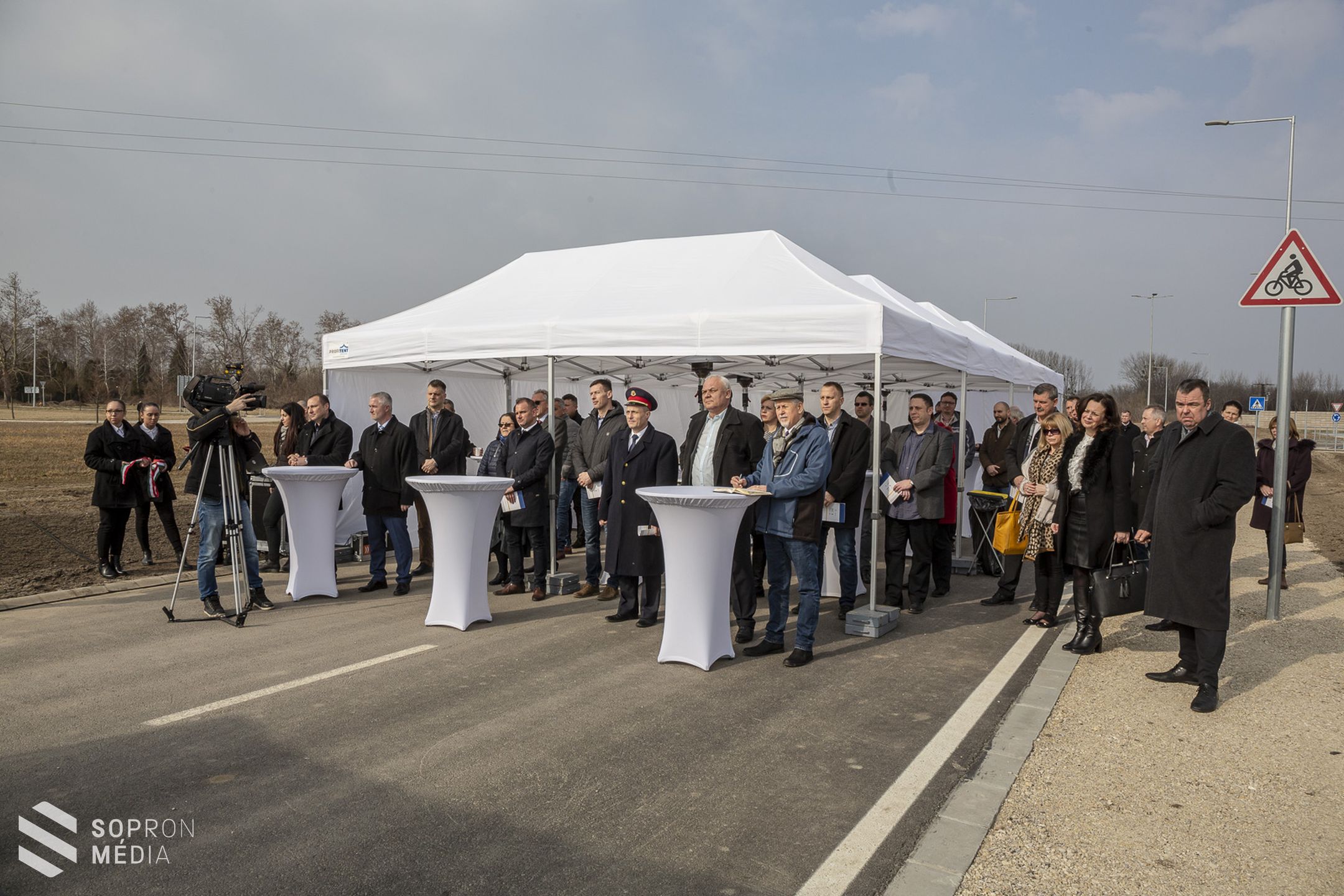 Több, mint 1 milliárd forintból épült elkerülő út Fertődön