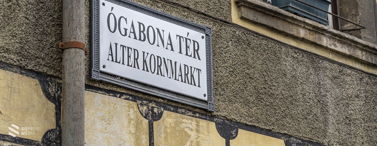 Többnyelvű utcatáblák Sopronban
