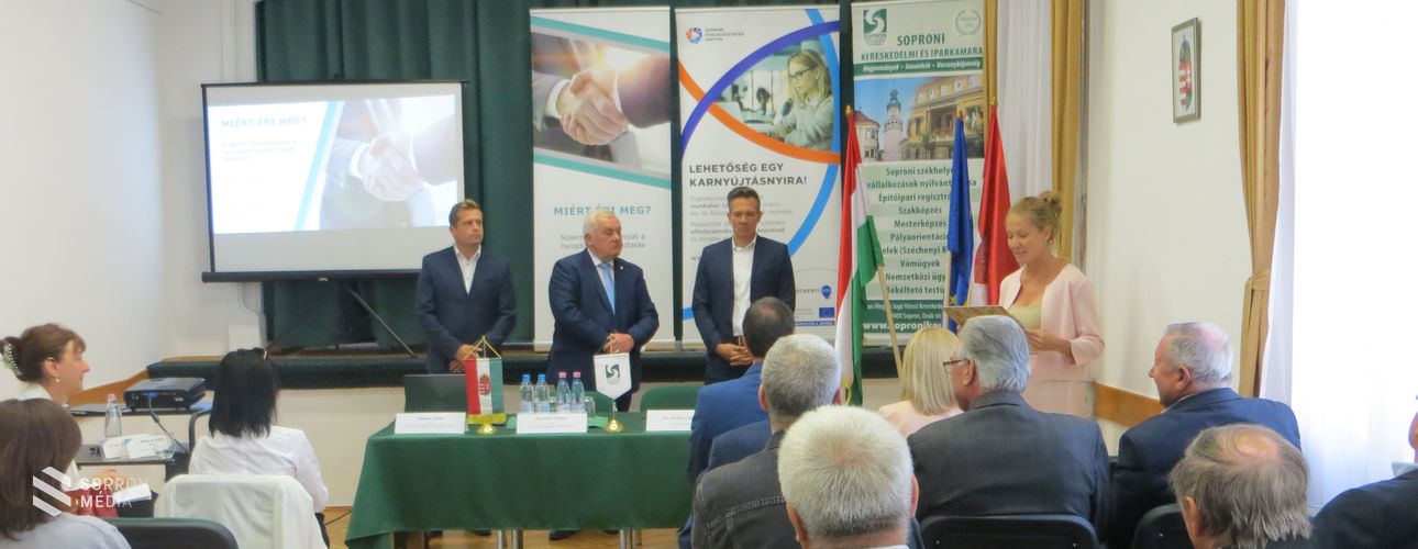 Szakmai fórum a nyugdíjas foglalkoztatottság előnyeiről