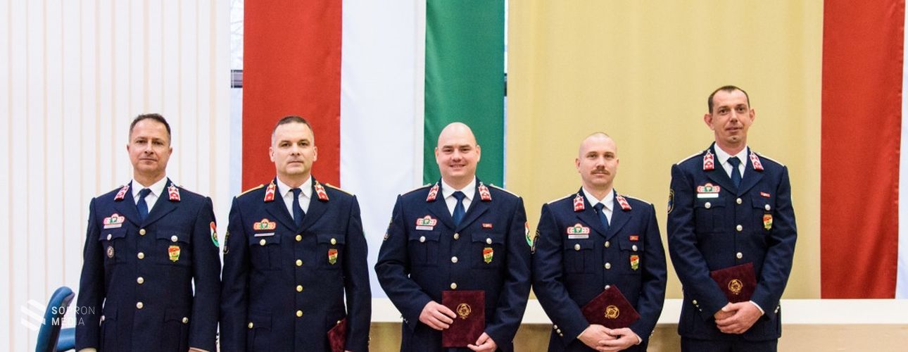 Elsőtiszti kinevezéseket adott át a Katasztrófavédelem