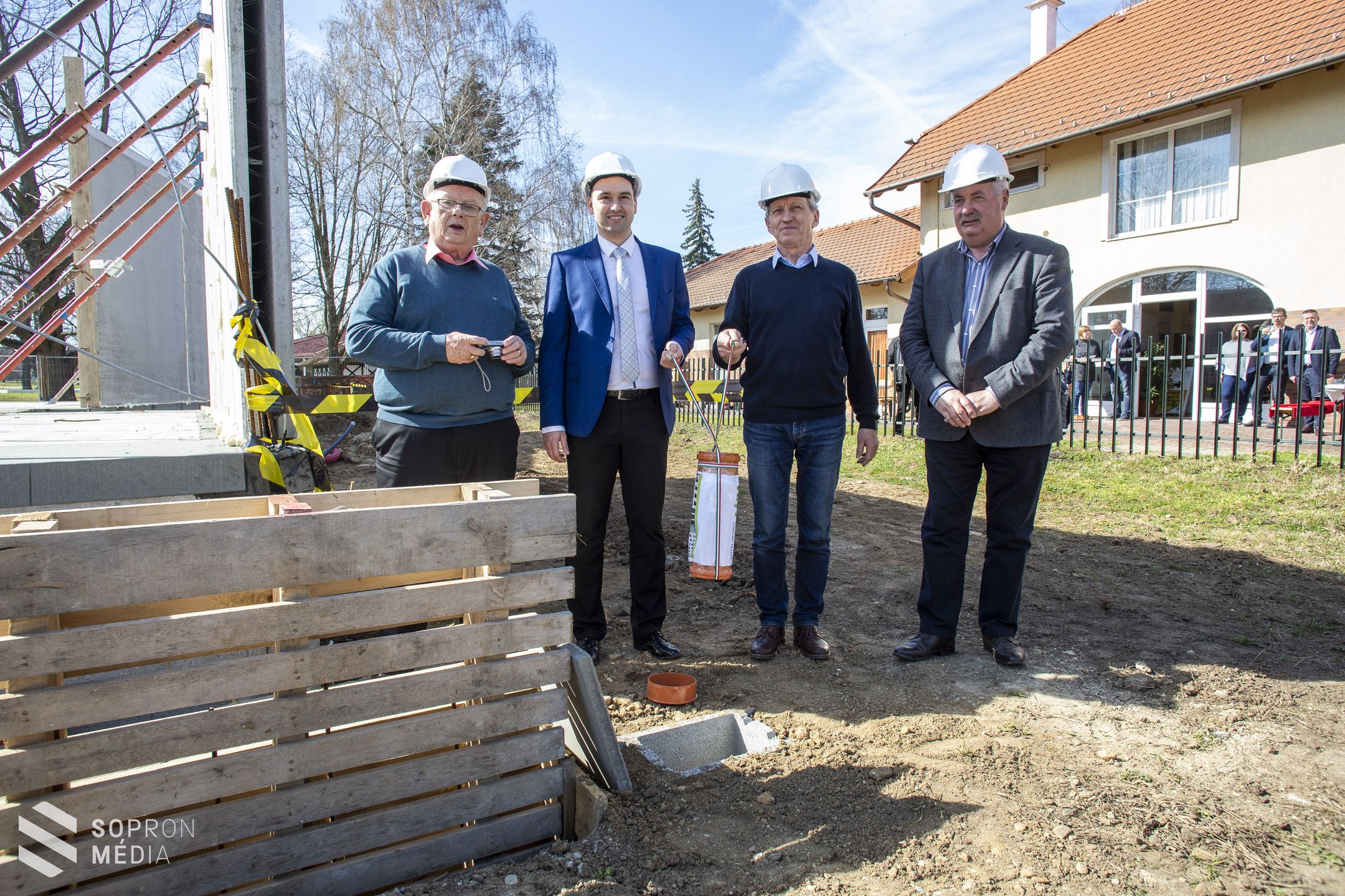 Szálloda épül a hegykői termálfürdőben