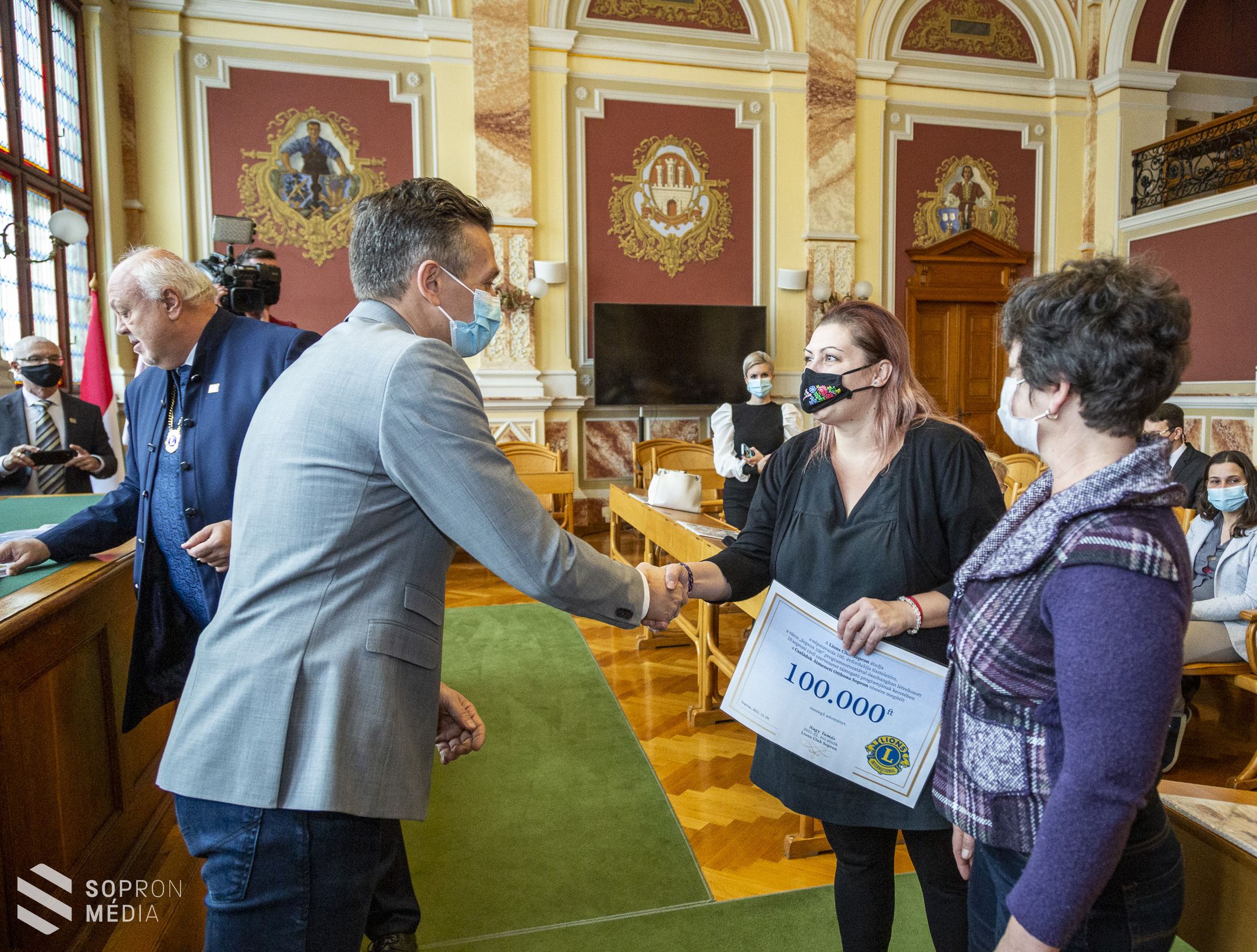 Advent alkalmából 10 szervezetet támogat a Lions Club Sopron
