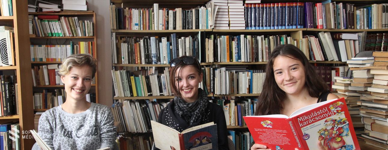 Mesélő kedvű handlerosok