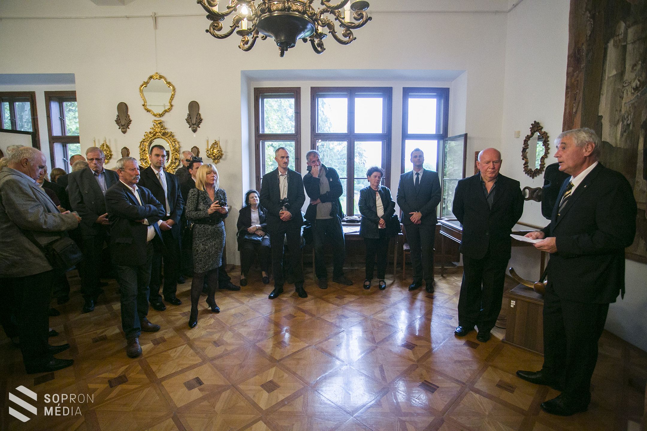 Megnyílt Nagy László faszobrász életmű kiállítása Nagycenken