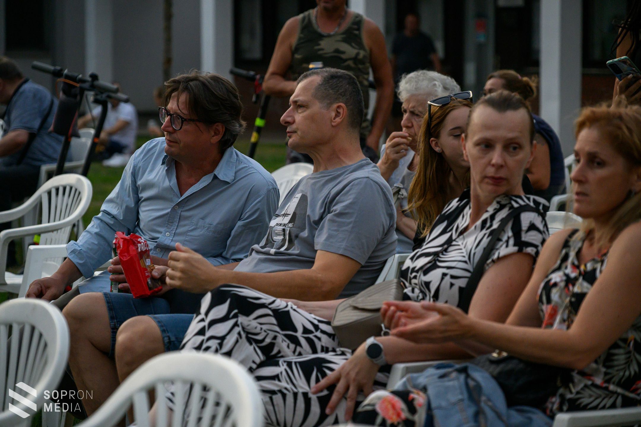 Filmvetítés és közönségtalálkozó a Jereván-lakótelepen