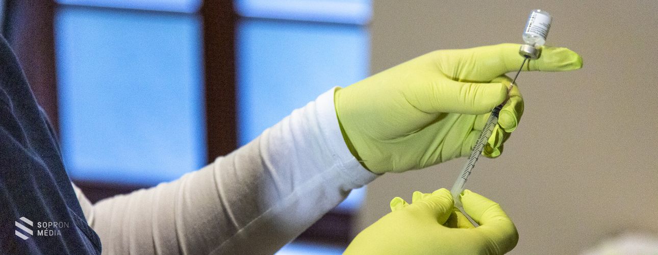 Újabb oltási akciónapokat hirdetett a Soproni Gyógyközpont