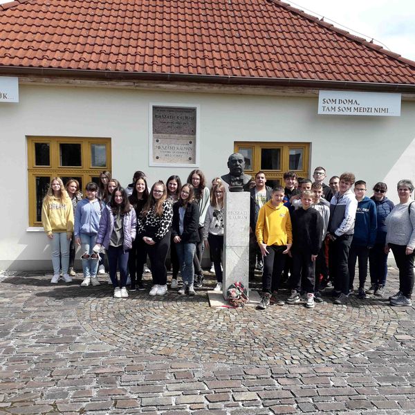 „Irodalmi és történelmi hősök Hont, Nógrád és Gömör vármegyékben, valamint a Szepességben” Határtalanul! program  (Lövői és zsirai 7. osztályosok)