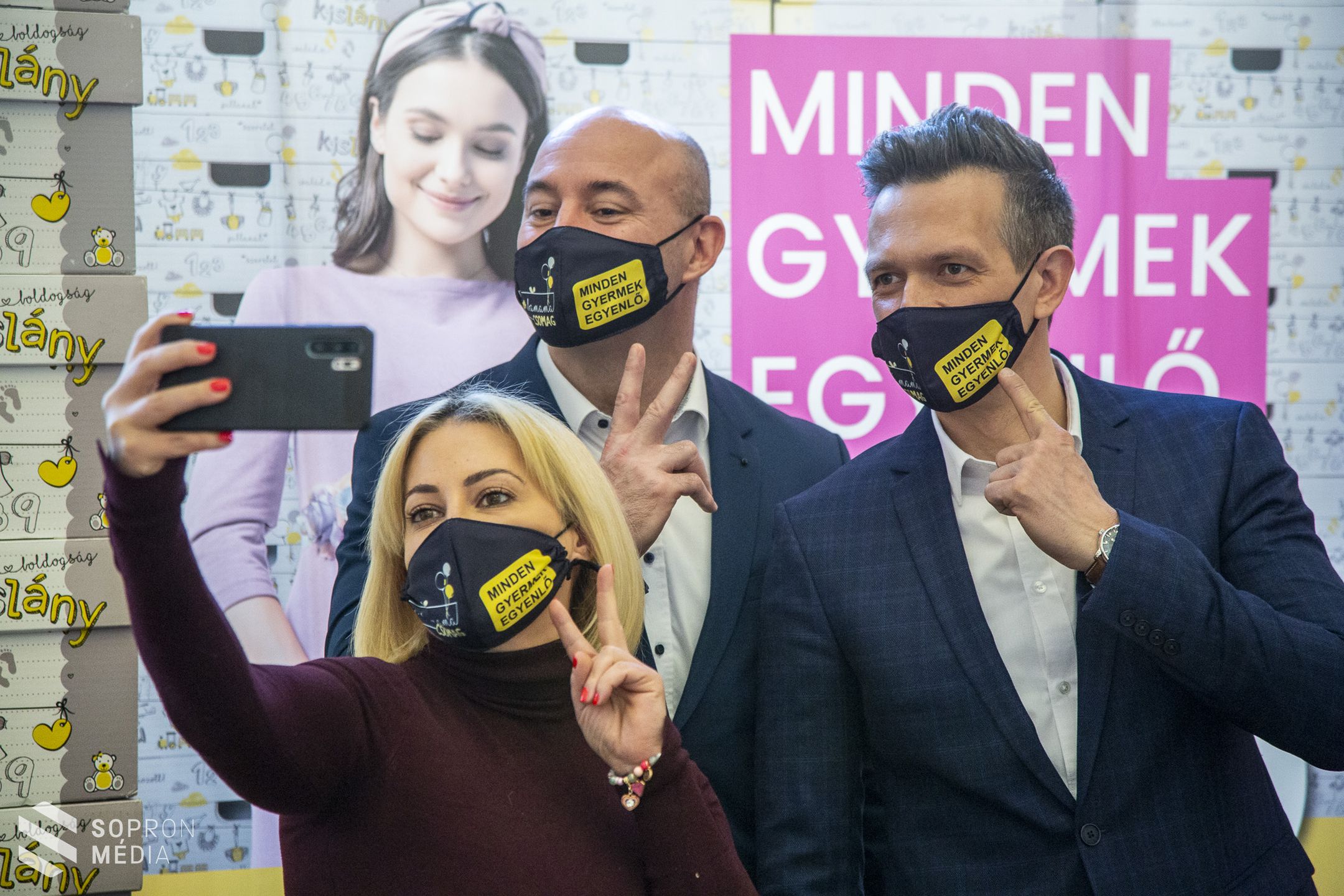 Baba-mama kelengyecsomagokkal segítik az egyedülálló szülőket Sopronban