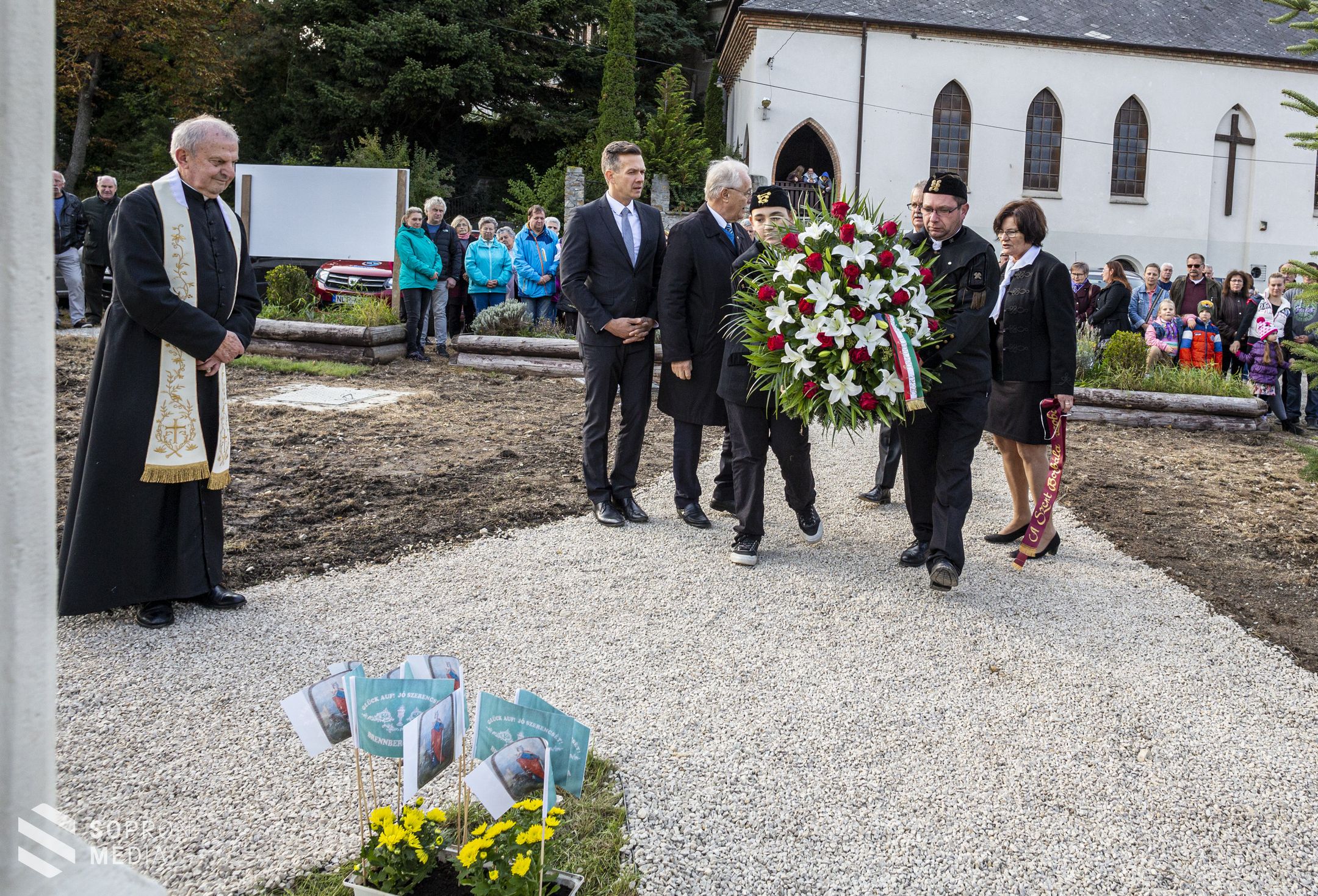 Újraszentelték a Szent Borbála szobrot