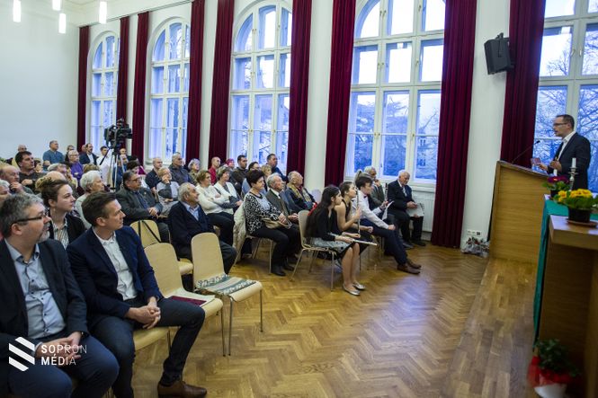 Pelikán Andás, a Soproni Evangélikus Egyházközség igazgató lelkésze