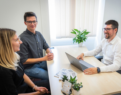 Kapcsolatfelvétel lépés képe