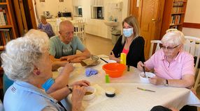 Gyógynövénykrémet készítettek az Ikva Idősek Otthon lakói