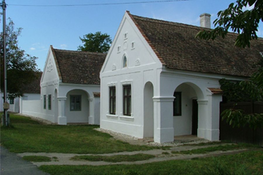 FERTŐSZÉPLAKI TÁJHÁZAK