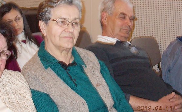 Faluházi esték 2013. április