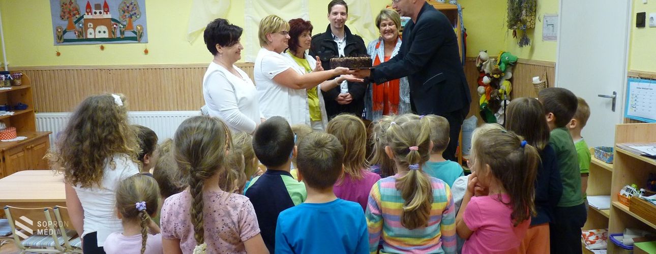 A tízezredik bérletest köszöntötték
