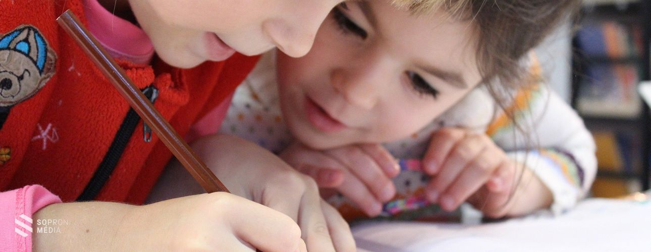 Áprilisban jegy és bérlet nélkül utazhatnak az alsósok a helyközi járatokon