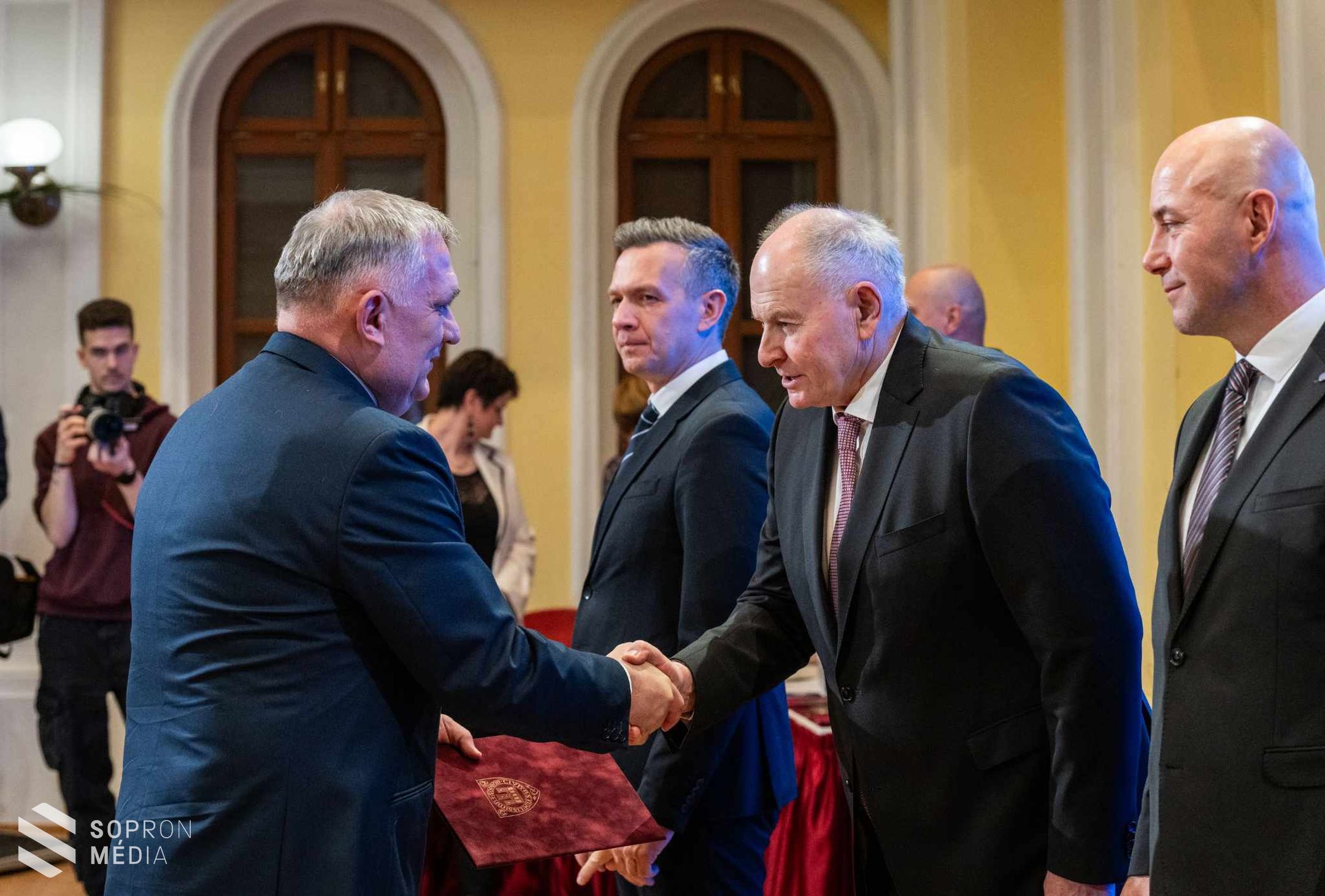 Hűség napja: átadták a városi kitüntetéseket