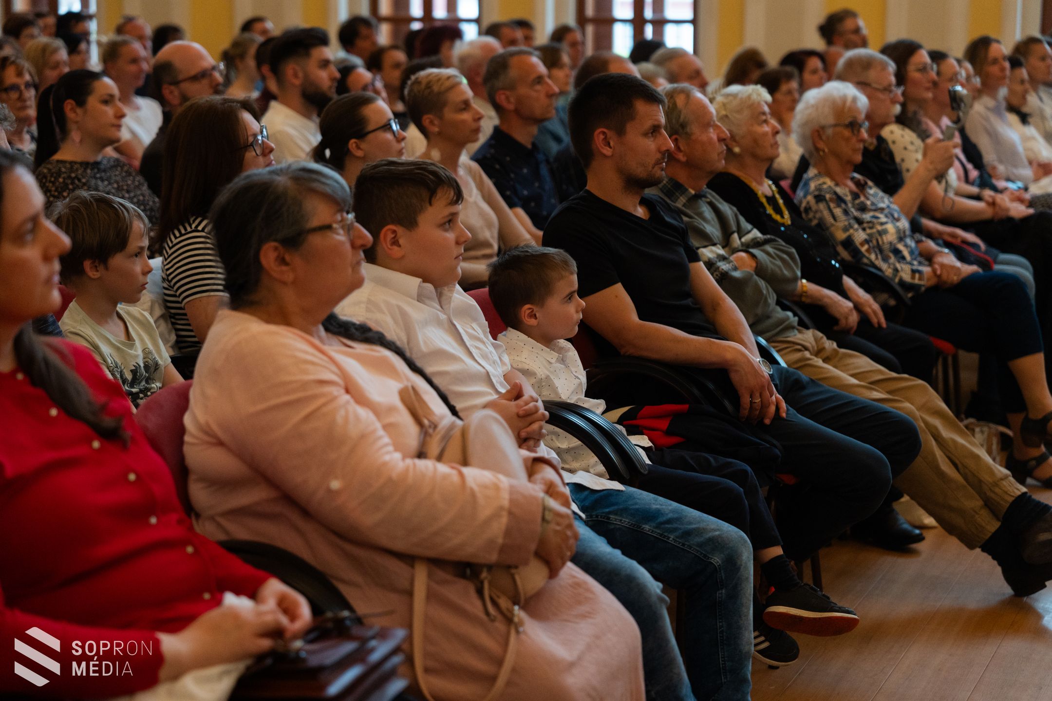 Verditől Lady Gagáig - széles palettával készült a Juventus zenekar