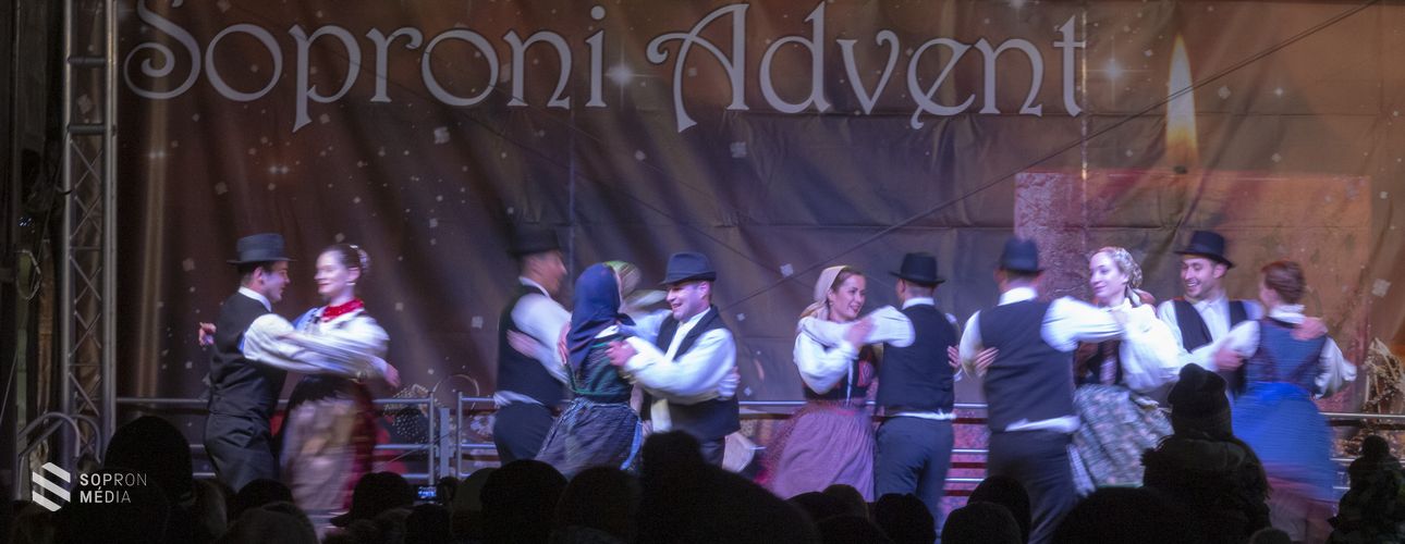 Megnyílt az Adventi vásár Sopronban
