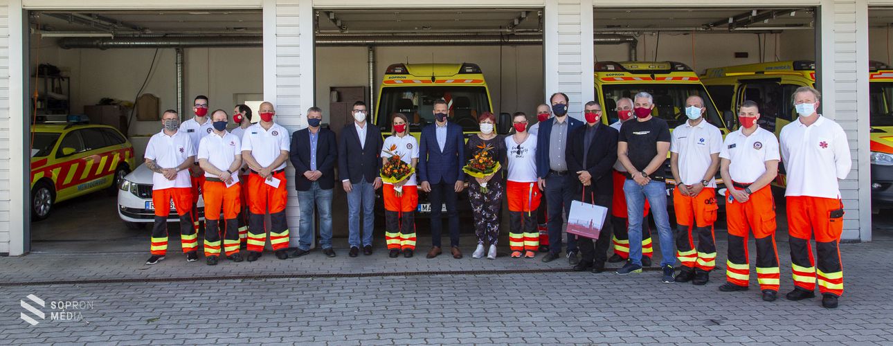Sopron nagyra becsüli a mentők önzetlen szolgálatát