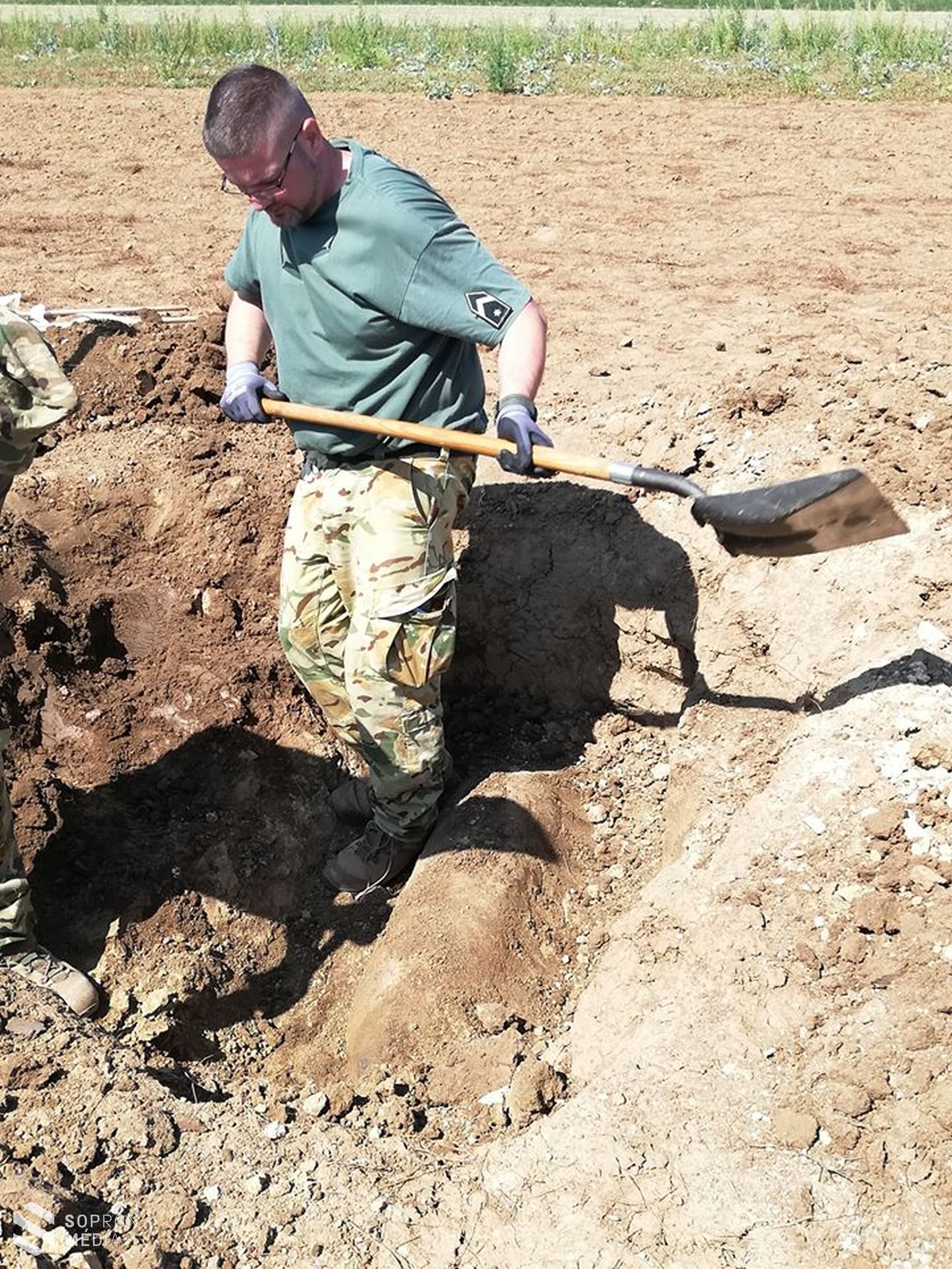 Ezt a bombát szállították el Bük külterületéről - FOTÓK!