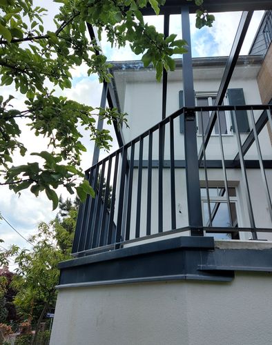 Referencia németül.