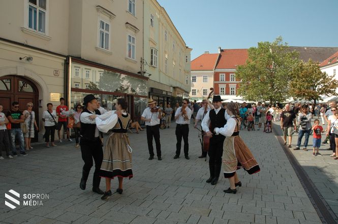 Fajkusz Banda és Sopron Táncegyüttes