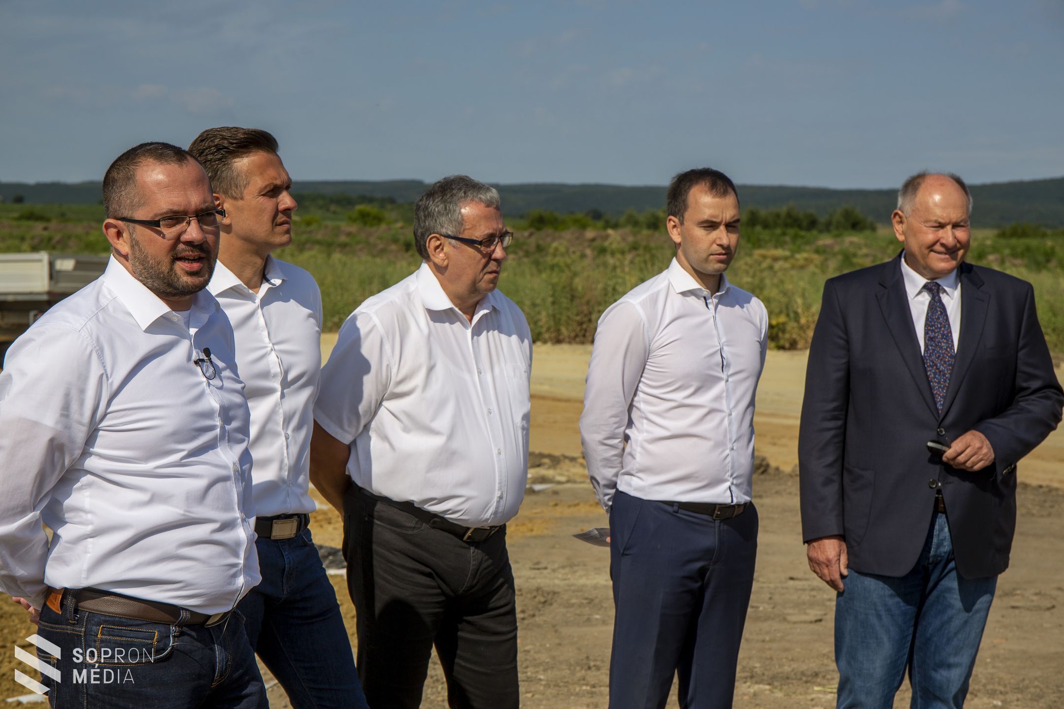 Látványos szakaszához érkezik az M85-ös út építése