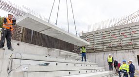 Már a lelátókat emelik be Sopron új uszodájában!