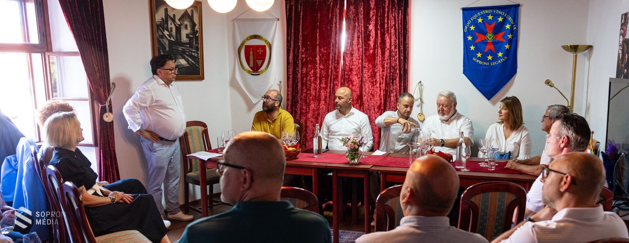 Sopron és Szekszárd kékfrankosa „csapott össze”