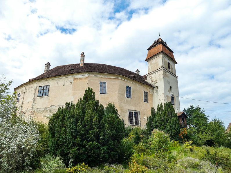 A borostyánkői Almásy-vár, ahol bárki vendég lehet