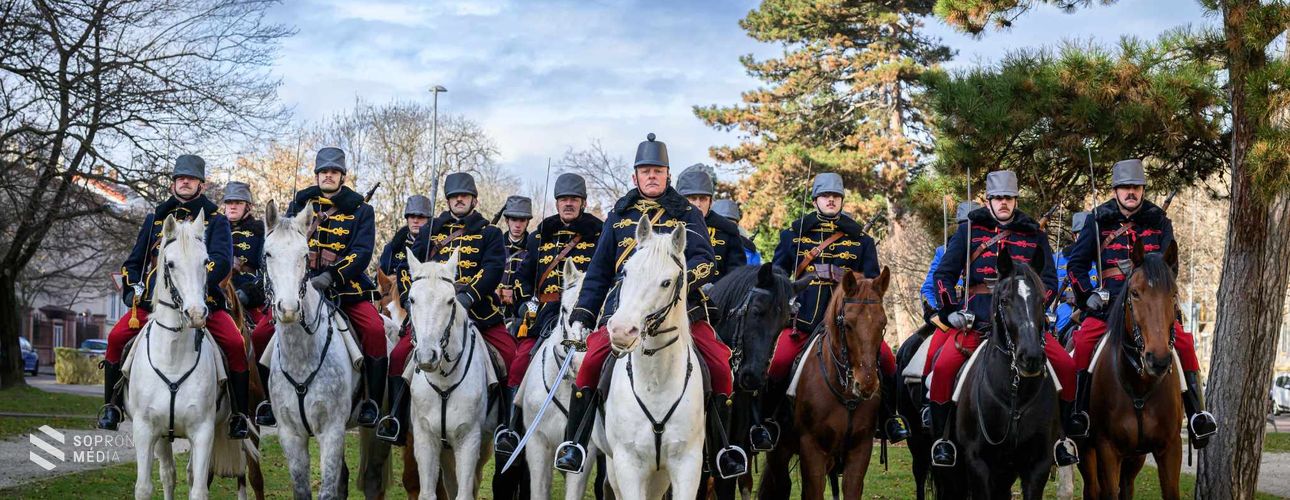 Koszorúzással és felvonulással emlékeztek a limanovai csata hőseire