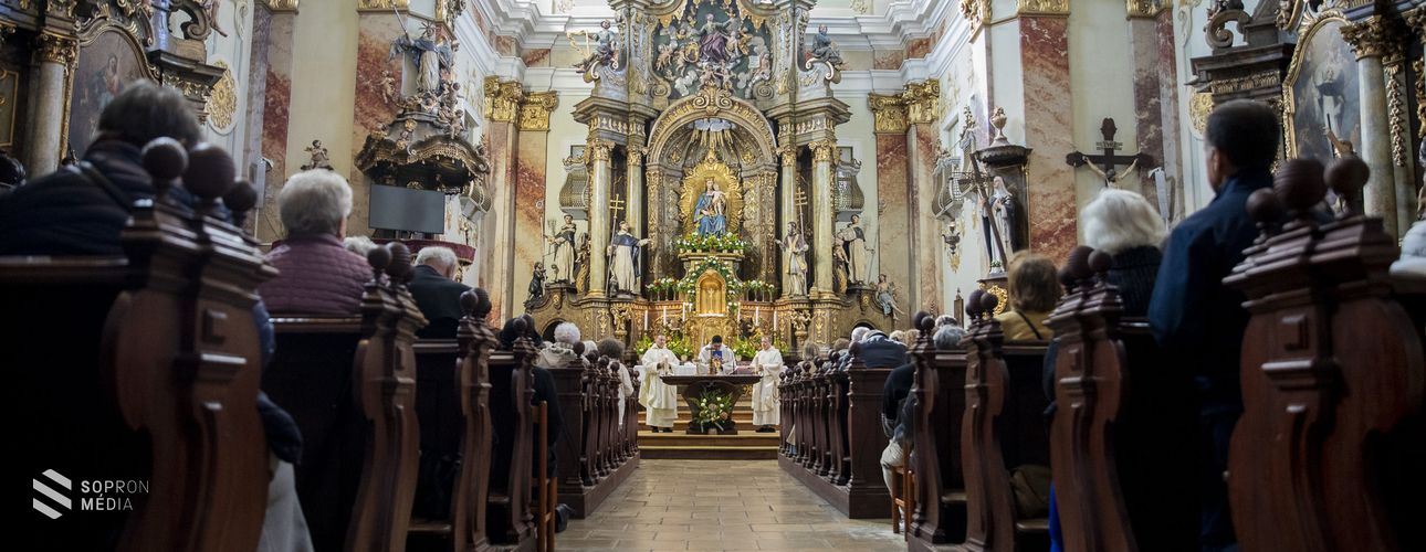 Vasárnap is folytatódott a Rózsafűzér Királynője búcsú a Szent Júdás Tádé-templomban